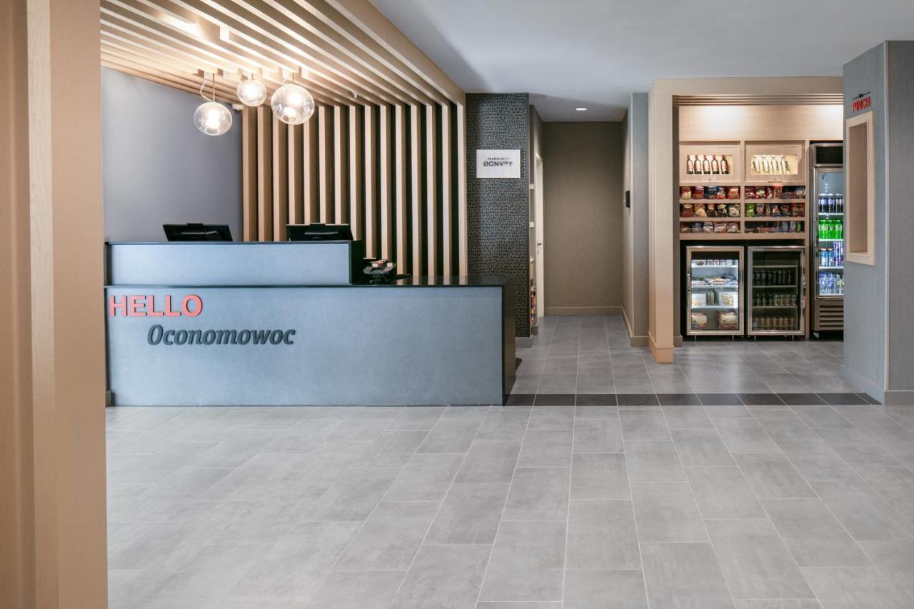 Towneplace Suites By Marriott Oconomowoc Bagian luar foto